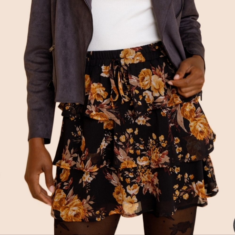 Liza tiered floral mini skir Francescas